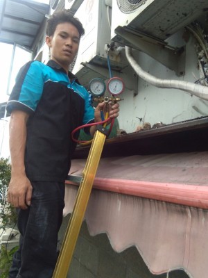 Bengkel Ac,Kulkas,Freezer Jakarta Selatan Hubungi 081380560400