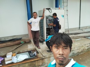 Jasa Service AC Panggilan Di Surabaya Bergaransi