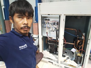 Jasa Servis AC,Kulkas,Freezer,Showcase Panggilan Surabaya Respon Cepat