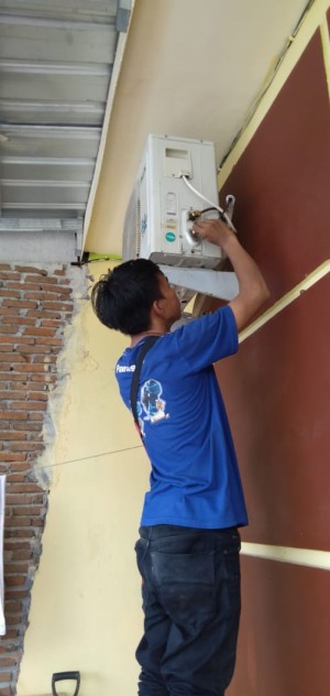 Jasa Pemasangan,Perbaikan Dan Perawatan Ac Daerah Makassar