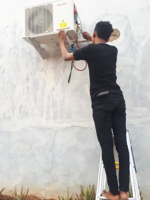 SERVICE AC JAKARTA PUSAT