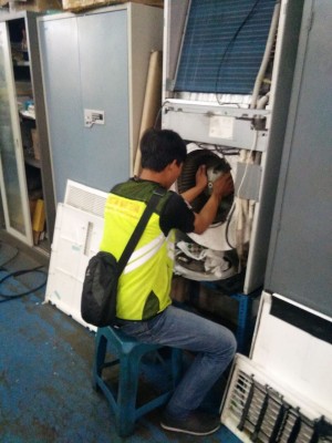 SERVICE AC KULKAS GRESIK