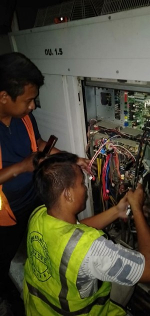 JASA SERVICE AC JAYAPURA | CUCI AC & BONGKAR PASANG AC JAYAPURA