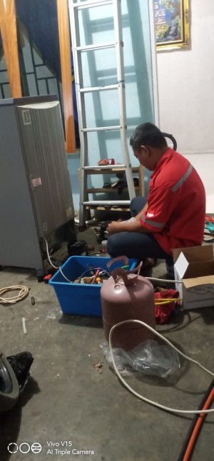 JASA SERVICE AC JAYAPURA | CUCI AC & BONGKAR PASANG AC JAYAPURA