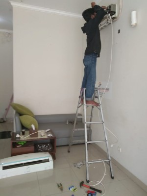 TUKANG SERVICE AC KULKAS FREEZER MESIN CUCI POMPA AIR KOTA BARU