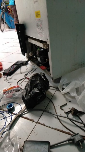 JASA SERVICE KULKAS FREEZER SHOWCASE DI JATINOM KLATEN