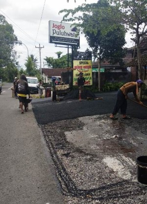 JASA PENGASPALAN JALAN DI JOMBANG,JASA PERBAIKAN JALAN DI JOMBANG