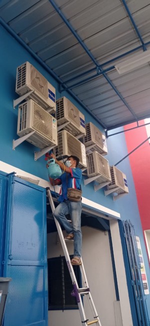 JASA SERVICE AC CIKUNIR