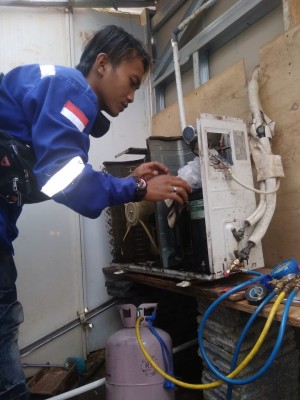 JASA SERVICE AC CIKUNIR