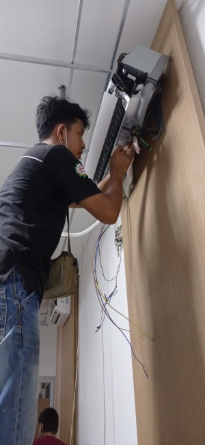 JASA SERVICE AC CIKUNIR