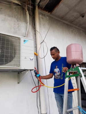 SERVICE AC SUKAGUMIWANG INDRAMAYU