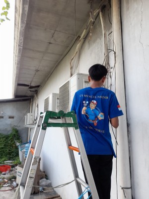 SERVICE AC JUNTINYUAT INDRAMAYU