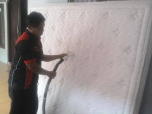 Jasa Cuci Jok Mobil Blitar