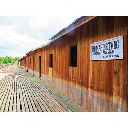 Rumah Betang Saham Ngabang